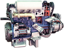 Двигатель дизельный легкового автомобиля с навесным оборудованием в сборе со сцеплением и коробкой передач (агрегаты в разрезе)